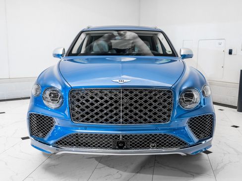 Used 2025 Bentley Bentayga Extended Wheelbase image 8