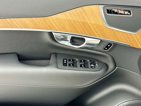 Certified 2025 Volvo XC90 T8 Plus w/ Protection Package Premier image 14