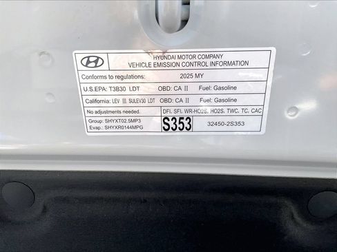 Used 2025 Hyundai Santa Fe SEL AWD/4WD image 35