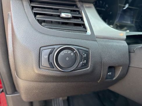 Used 2013 Ford Edge SEL FWD image 21