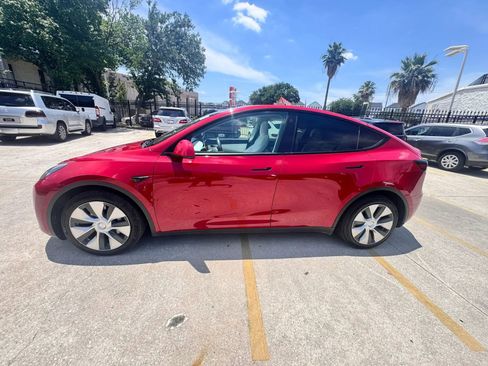 Used 2021 Tesla Model Y Long Range AWD/4WD image 3