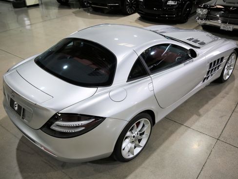 Used 2006 Mercedes-Benz SLR image 32