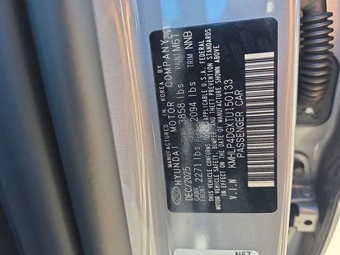 New 2026 Hyundai Elantra Limited FWD image 44