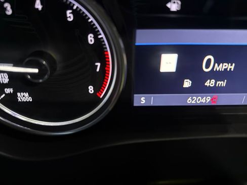 Used 2020 Buick Enclave Premium w/ Sun and Sites Package image 17