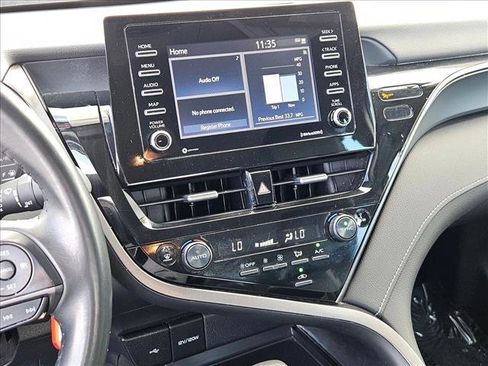 Used 2024 Toyota Camry SE image 19