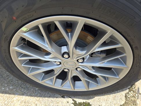 New 2024 Jeep Grand Cherokee Summit image 6