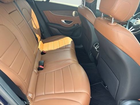 Used 2021 Mercedes-Benz GLC 300 4MATIC image 24