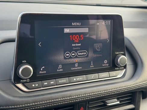 Certified 2025 Nissan Rogue SV image 23