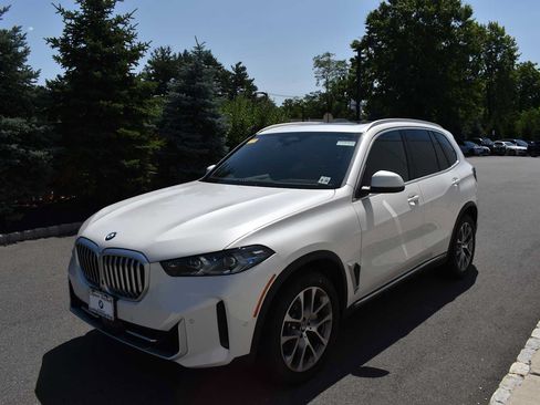 Used 2026 BMW X5 xDrive40i w/ Climate Comfort Package AWD/4WD image 3