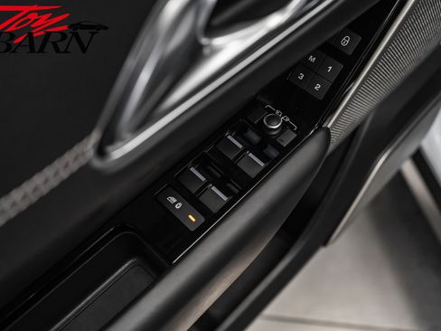 Used 2018 Land Rover Range Rover Velar R-Dynamic HSE image 22