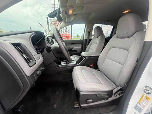 Used 2017 Chevrolet Colorado W/T w/ WT Convenience Package AWD/4WD image 8