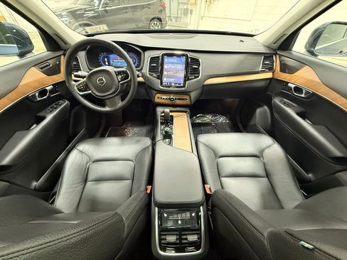 Used 2023 Volvo XC90 B6 Plus image 20