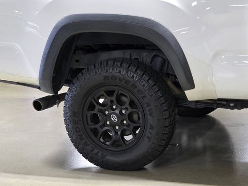 Used 2019 Toyota Tacoma SR w/ SX Package RWD image 8