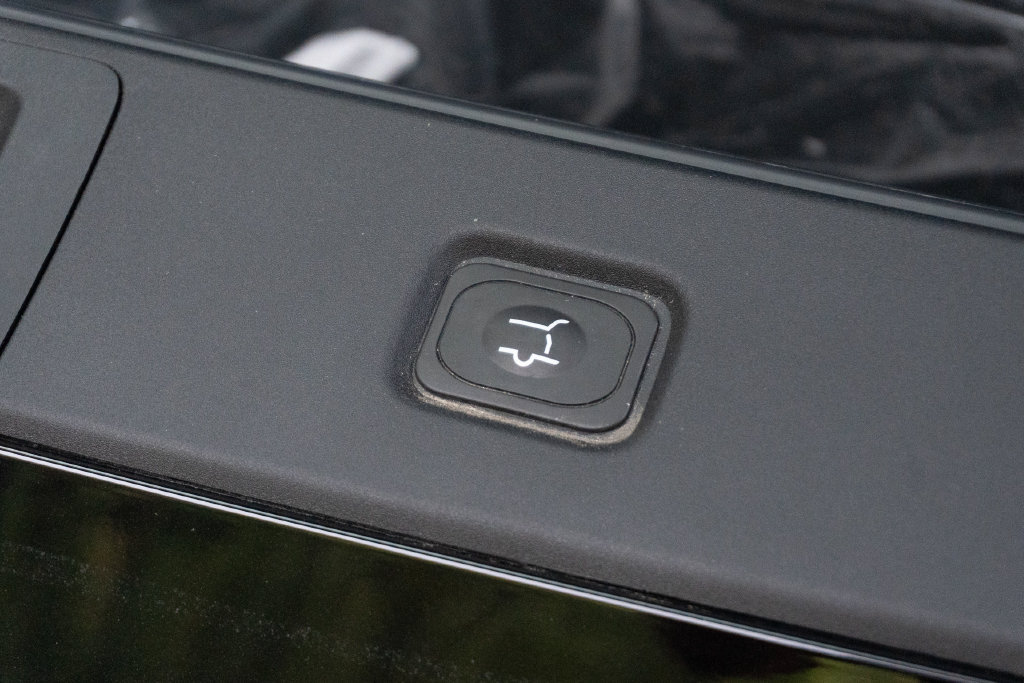 Used 2025 Ford Expedition Active RWD image 16