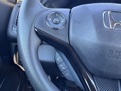 Used 2018 Honda HR-V LX image 10