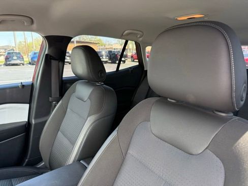 Used 2024 Chevrolet Trax LT w/ Driver Confidence Package image 9