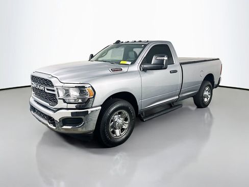 Used 2024 RAM 2500 Tradesman w/ Chrome Appearance Group image 3