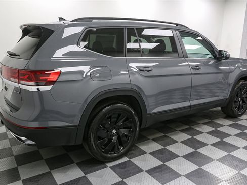 New 2026 Volkswagen Atlas SE image 8