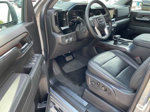 Used 2024 GMC Sierra 1500 SLT w/ SLT Premium Plus Package AWD/4WD image 4