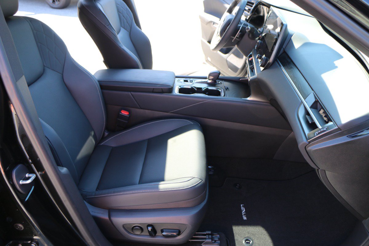 Used 2026 Lexus RX 350h w/ Accessory Package (2T) AWD/4WD image 27