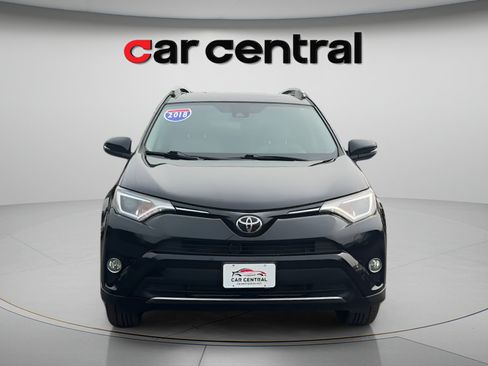 Used 2018 Toyota RAV4 XLE AWD/4WD image 8