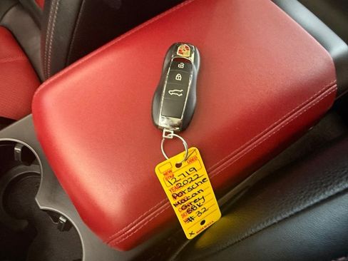 Used 2022 Porsche Macan S image 35