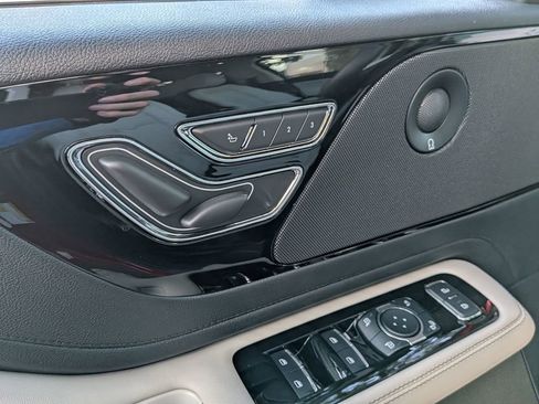 New 2026 Lincoln Aviator Reserve w/ Jet Appearance Package image 13