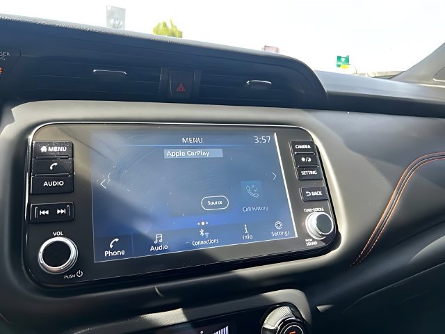 Used 2023 Nissan Kicks SR w/ Interior Electronics Package FWD image 28