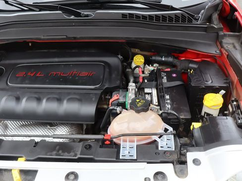 Used 2016 Jeep Renegade Limited image 40