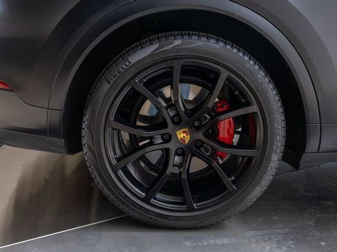 Used 2022 Porsche Cayenne Turbo image 50