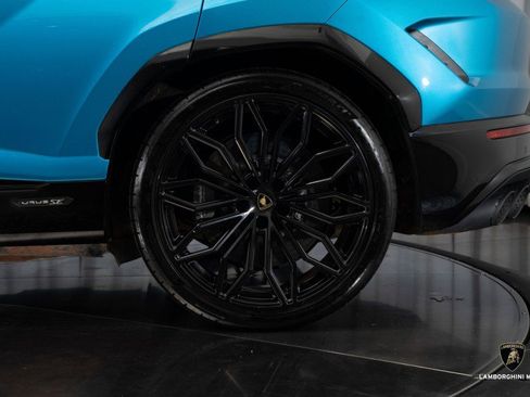 Used 2025 Lamborghini Urus SE image 9