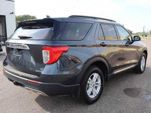 Used 2023 Ford Explorer XLT w/ Equipment Group 202A AWD/4WD image 3