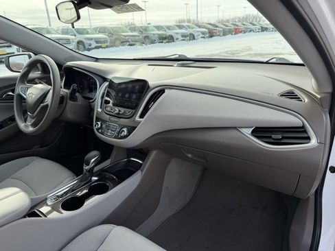 Used 2023 Chevrolet Malibu LT image 14