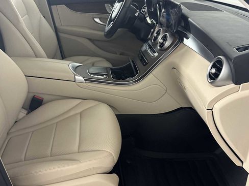 Used 2022 Mercedes-Benz GLC 300 image 17