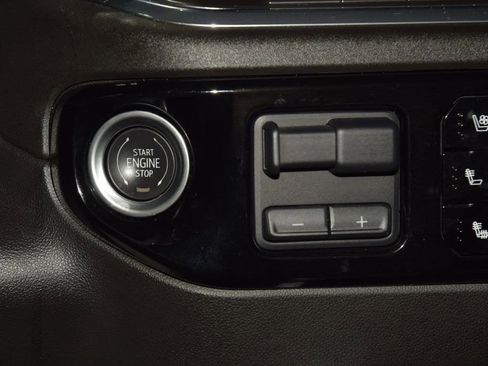 Used 2024 Chevrolet Silverado 1500 High Country w/ High Country Premium Package AWD/4WD image 36