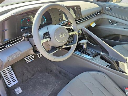 New 2025 Hyundai Elantra Sport image 3
