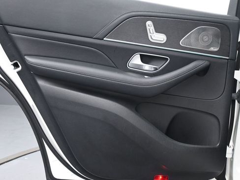 Used 2022 Mercedes-Benz GLS 450 4MATIC image 19