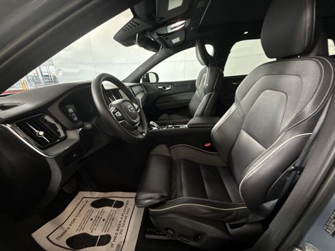 Used 2023 Volvo XC60 B5 Ultimate w/ Climate Package image 13