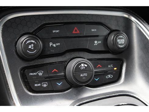 Used 2015 Dodge Challenger SXT Plus image 30