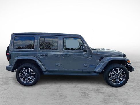 Used 2023 Jeep Wrangler Unlimited Sahara image 6