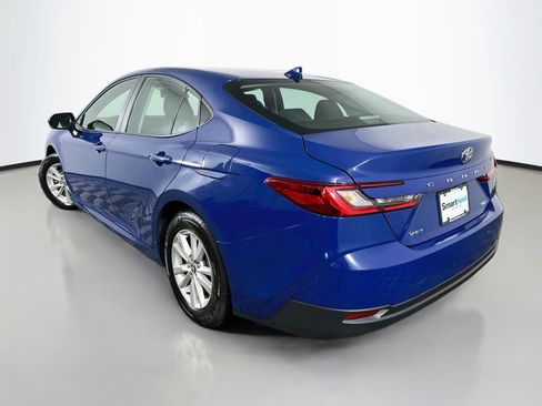 Used 2025 Toyota Camry LE FWD image 5