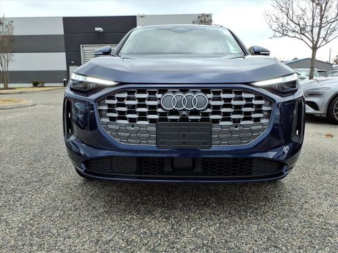 Used 2025 Audi Q5 Premium Plus AWD/4WD image 2