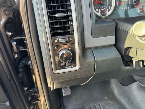 Used 2016 RAM 2500 Tradesman w/ Chrome Appearance Group AWD/4WD image 14