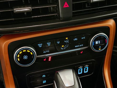 Used 2018 Ford EcoSport SES image 24