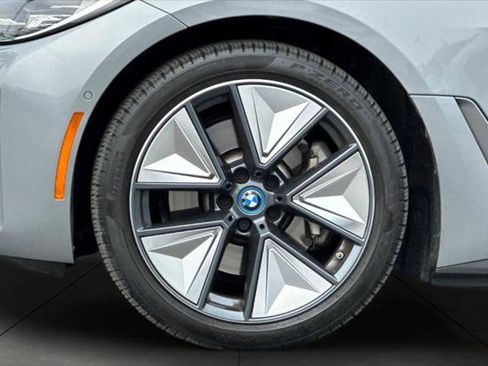 Used 2023 BMW i4 eDrive35 image 25