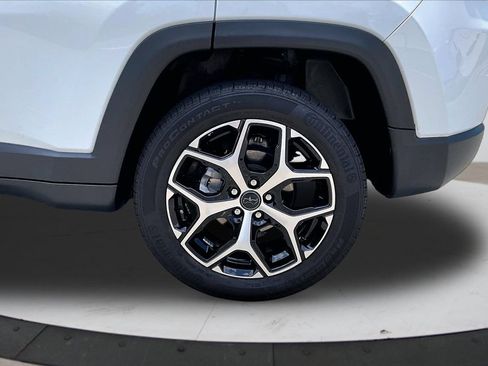 Certified 2025 Jeep Compass Limited AWD/4WD image 33