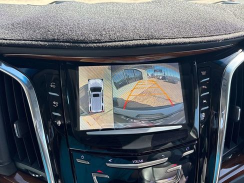 Used 2016 Cadillac Escalade Luxury AWD/4WD image 14