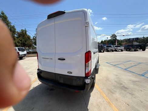 Used 2018 Ford Transit 250 148 Medium Roof RWD image 9