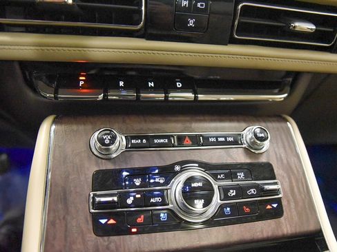 Used 2023 Lincoln Aviator Reserve w/ Equipment Group 201A image 21