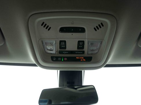 Used 2021 Chevrolet Traverse Premier w/ Redline Edition AWD/4WD image 18